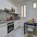 708 Mericourt - Superbe A Apartamento *