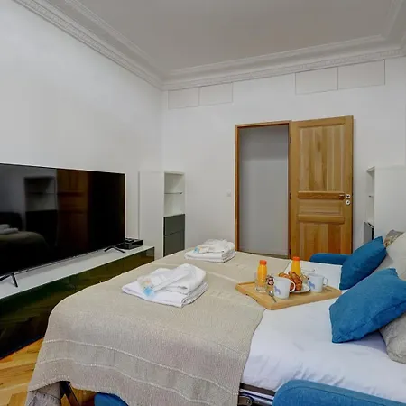 708 Mericourt - Superbe A Lejlighed *